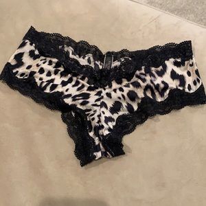 NWOT Victoria’s Secret Very Sexy cheetah print cheeky panty